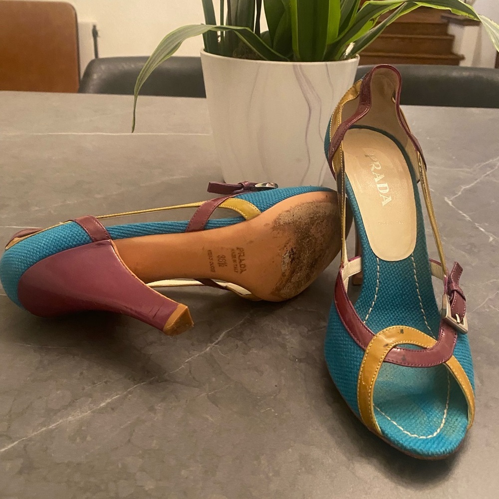 Prada Blue and Yellow Heels with Modern Design - Picture 7 of 12